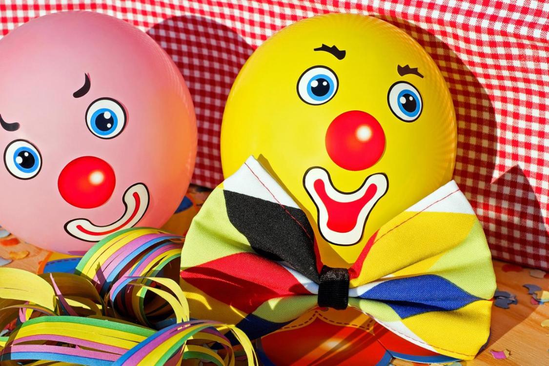 clowns-3084274_by_couleur_cc0-gemeinfrei_pixabay_pfarrbriefservice.jpg